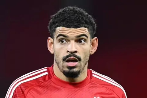 نوتنجهام يلجأ إلى القانون لإيقاف رحيل جيبس وايت لتوتنهام